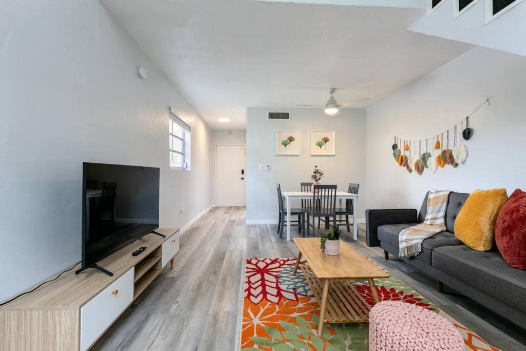Central 1B Apt Next To Airport Virg 12 Miami Exterior photo